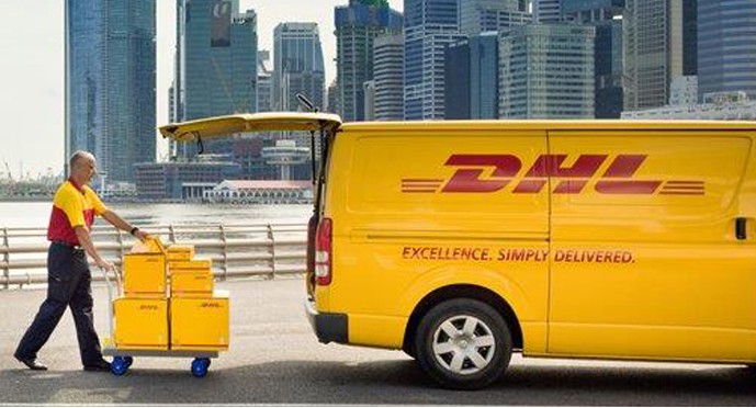 DHL bezorger